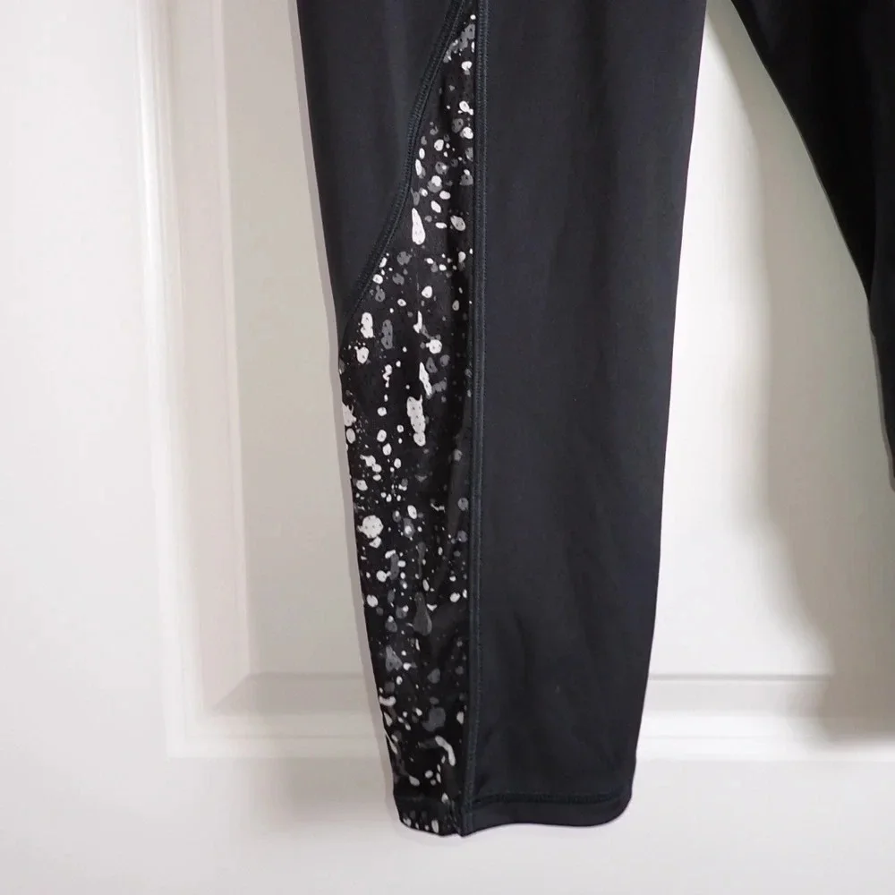 Reebok Cropped Black Leggings Size M